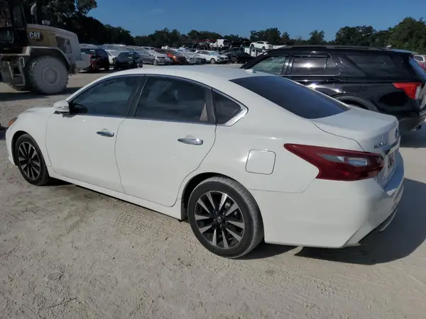 1N4AL3AP9JC243529 2018 NISSAN ALTIMA - Image 2