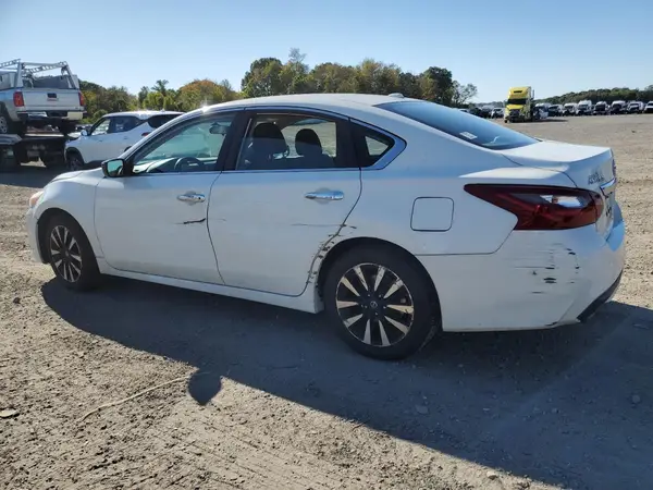 1N4AL3AP9JC246978 2018 NISSAN ALTIMA - Image 2