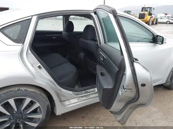 1N4AL3AP9JC247354 2018 NISSAN ALTIMA - Image 8