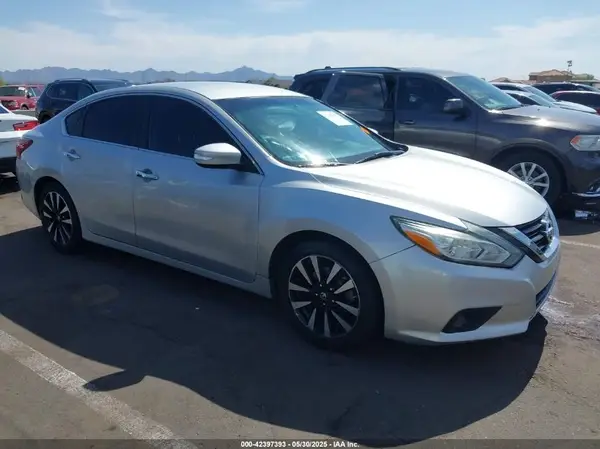 1N4AL3AP9JC249167 2018 NISSAN ALTIMA - Image 1