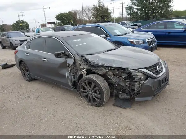 1N4AL3AP9JC256152 2018 NISSAN ALTIMA - Image 1