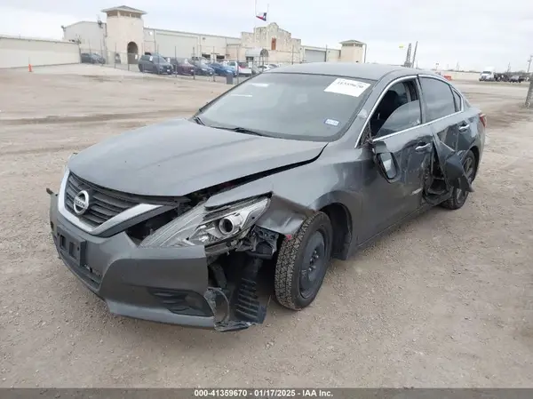 1N4AL3AP9JC256152 2018 NISSAN ALTIMA - Image 2