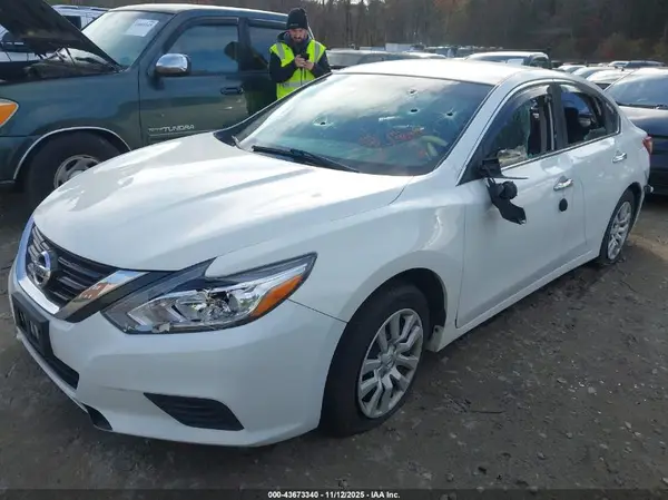 1N4AL3AP9JC260637 2018 NISSAN ALTIMA - Image 2
