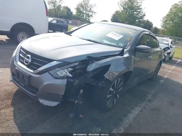 1N4AL3AP9JC265398 2018 NISSAN ALTIMA - Image 2