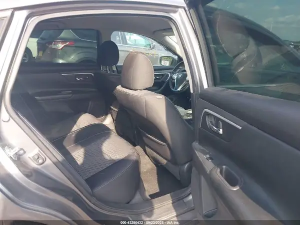 1N4AL3AP9JC265398 2018 NISSAN ALTIMA - Image 8