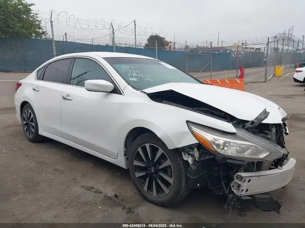 1N4AL3AP9JC265997 2018 NISSAN ALTIMA - Image 1