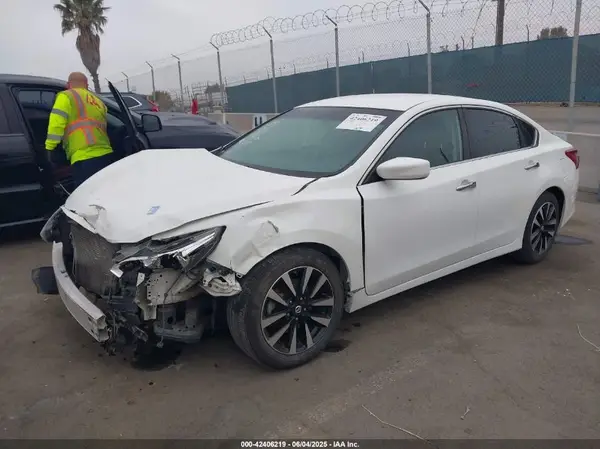 1N4AL3AP9JC265997 2018 NISSAN ALTIMA - Image 2