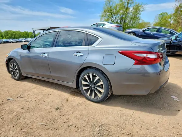 1N4AL3AP9JC268575 2018 NISSAN ALTIMA - Image 2