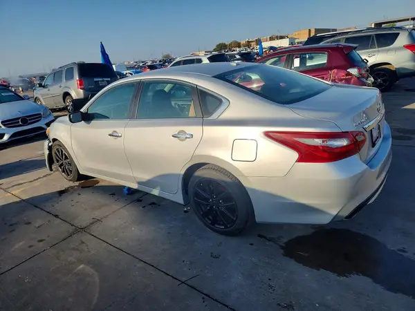 1N4AL3AP9JC270438 2018 NISSAN ALTIMA - Image 2