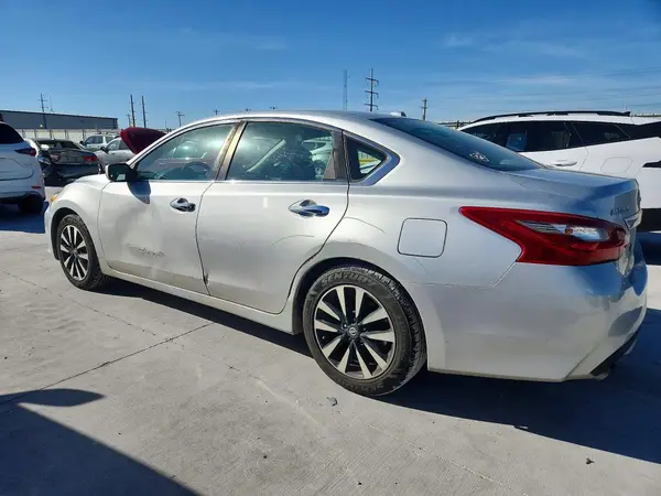 1N4AL3AP9JC271458 2018 NISSAN ALTIMA - Image 2