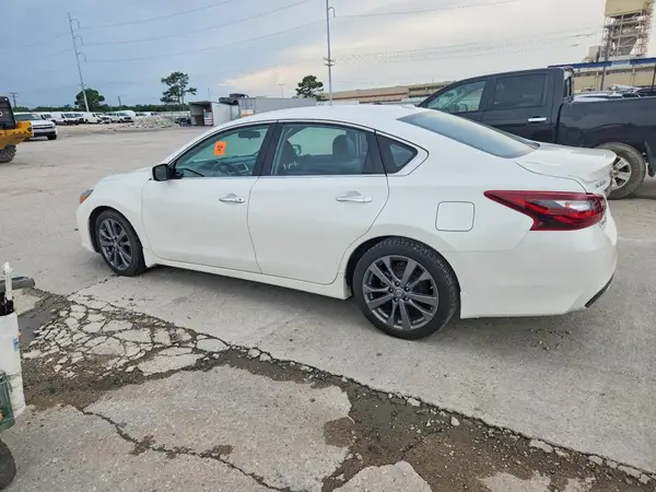 1N4AL3AP9JC271525 2018 NISSAN ALTIMA - Image 2