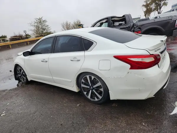 1N4AL3AP9JC274764 2018 NISSAN ALTIMA - Image 2