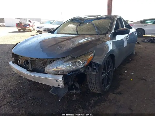 1N4AL3AP9JC275719 2018 NISSAN ALTIMA - Image 2