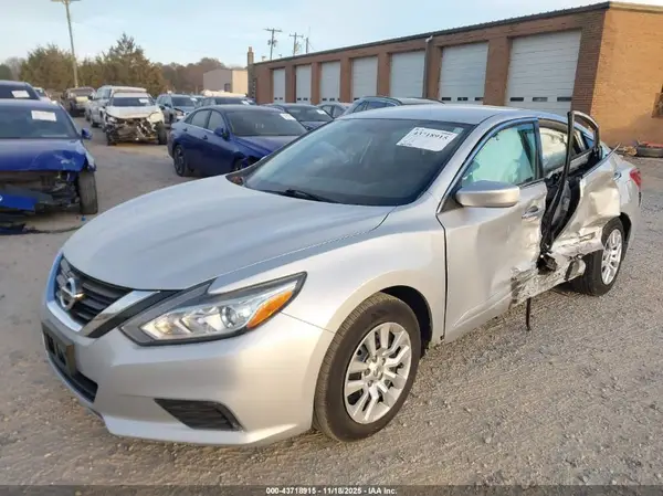 1N4AL3AP9JC277955 2018 NISSAN ALTIMA - Image 2