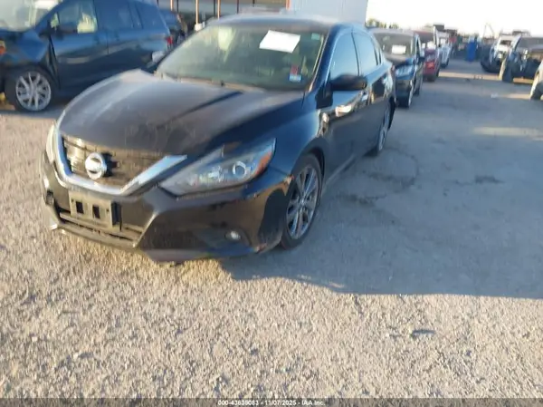 1N4AL3AP9JC285697 2018 NISSAN ALTIMA - Image 2