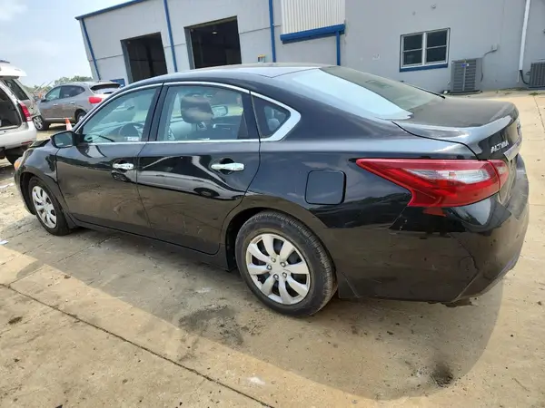 1N4AL3AP9JC471367 2018 NISSAN ALTIMA - Image 2
