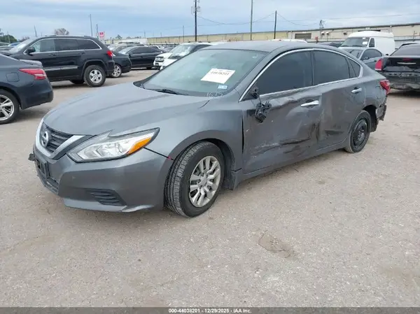 1N4AL3AP9JC471675 2018 NISSAN ALTIMA - Image 2