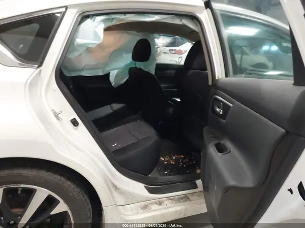 1N4AL3AP9JC475001 2018 NISSAN ALTIMA - Image 8