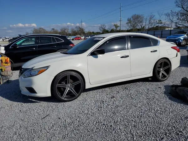 1N4AL3AP9JC477413 2018 NISSAN ALTIMA - Image 1