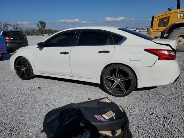1N4AL3AP9JC477413 2018 NISSAN ALTIMA - Image 2