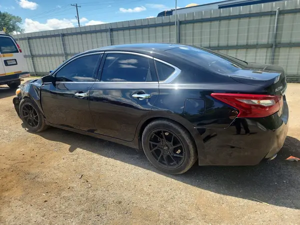 1N4AL3AP9JC478643 2018 NISSAN ALTIMA - Image 2
