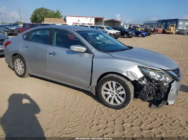 1N4AL3AP9JC479971 2018 NISSAN ALTIMA - Image 1