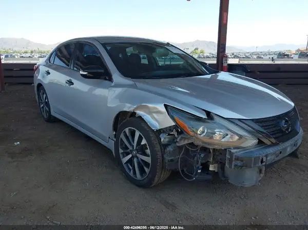 1N4AL3APOHC285582 2017 NISSAN ALTIMA - Image 1