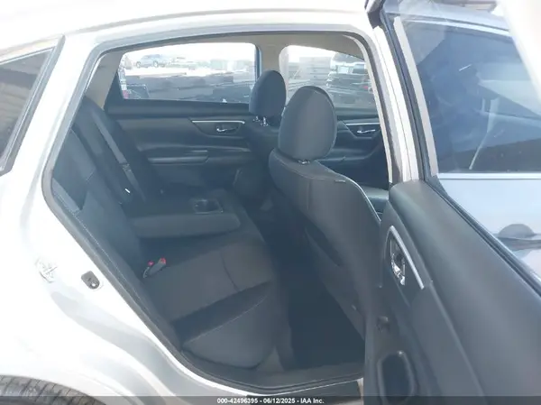 1N4AL3APOHC285582 2017 NISSAN ALTIMA - Image 8