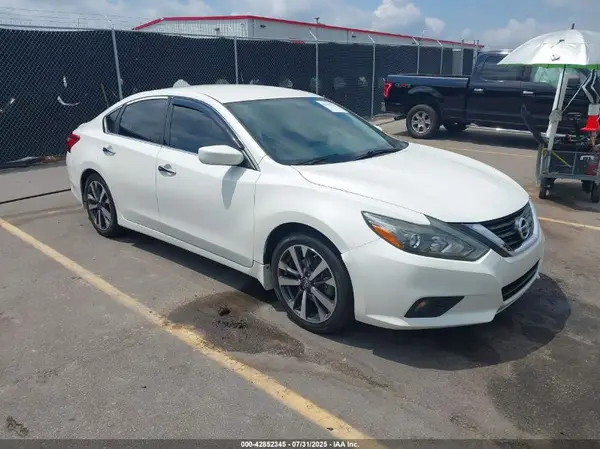 1N4AL3APXGC175833 2016 NISSAN ALTIMA - Image 1