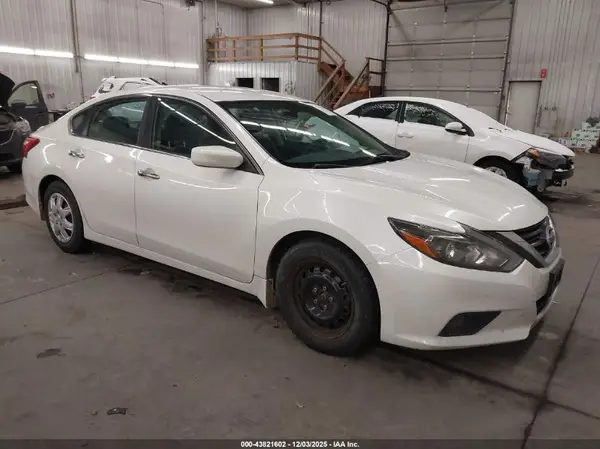 1N4AL3APXGC194141 2016 NISSAN ALTIMA - Image 1