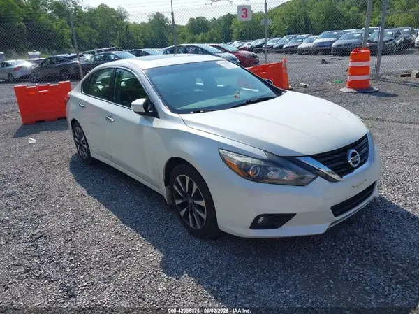 1N4AL3APXGC263779 2016 NISSAN ALTIMA - Image 1