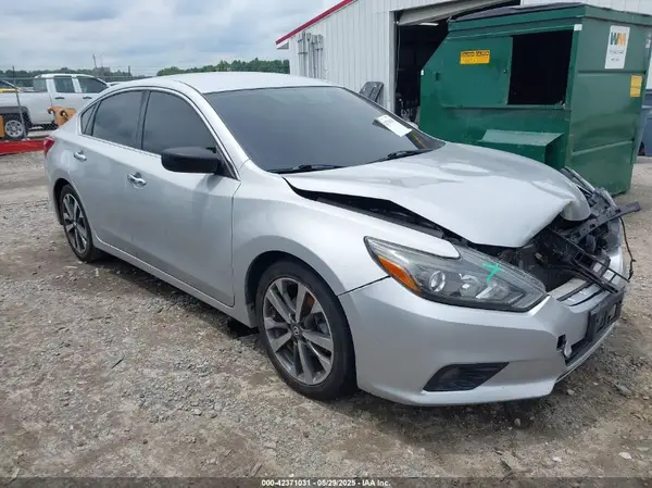1N4AL3APXGC268612 2016 NISSAN ALTIMA - Image 1