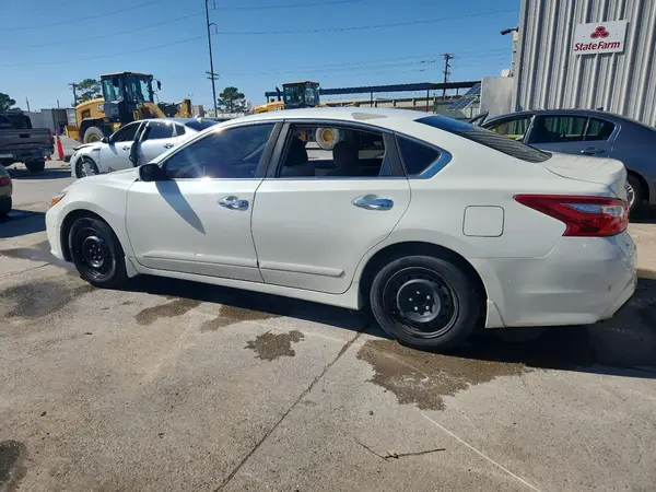 1N4AL3APXGC272689 2016 NISSAN ALTIMA - Image 2