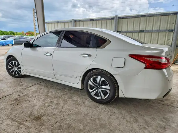 1N4AL3APXGC284762 2016 NISSAN ALTIMA - Image 2