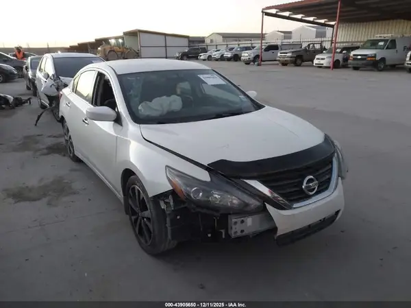 1N4AL3APXGN337643 2016 NISSAN ALTIMA - Image 1