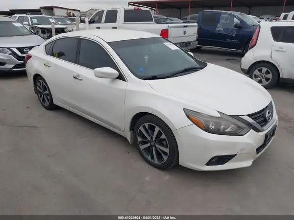 1N4AL3APXHC110496 2017 NISSAN ALTIMA - Image 1