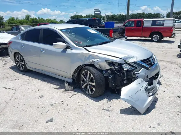1N4AL3APXHC133101 2017 NISSAN ALTIMA - Image 1