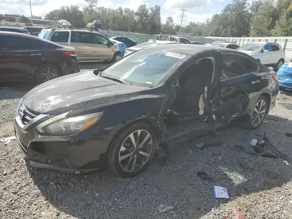 1N4AL3APXHC134748 2017 NISSAN ALTIMA - Image 1