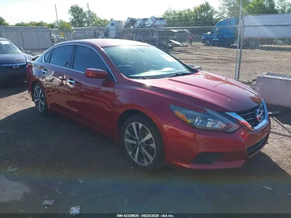 1N4AL3APXHC143479 2017 NISSAN ALTIMA - Image 1