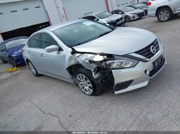 1N4AL3APXHC143742 2017 NISSAN ALTIMA - Image 1