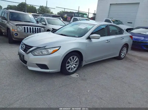 1N4AL3APXHC143742 2017 NISSAN ALTIMA - Image 2