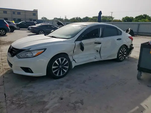 1N4AL3APXHC166499 2017 NISSAN ALTIMA - Image 1