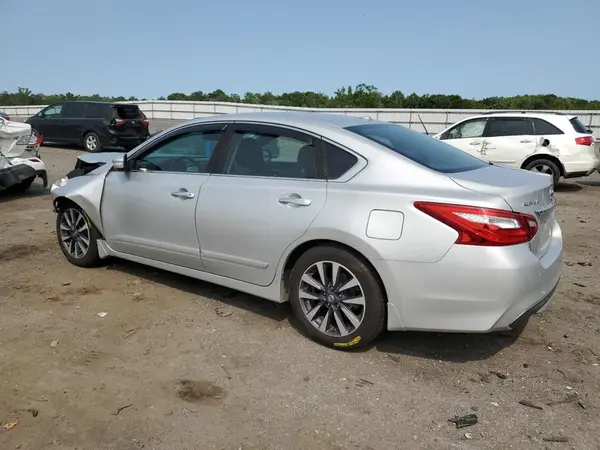 1N4AL3APXHC172710 2017 NISSAN ALTIMA - Image 2