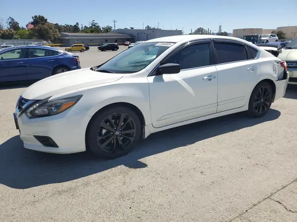 1N4AL3APXHC172884 2017 NISSAN ALTIMA - Image 1