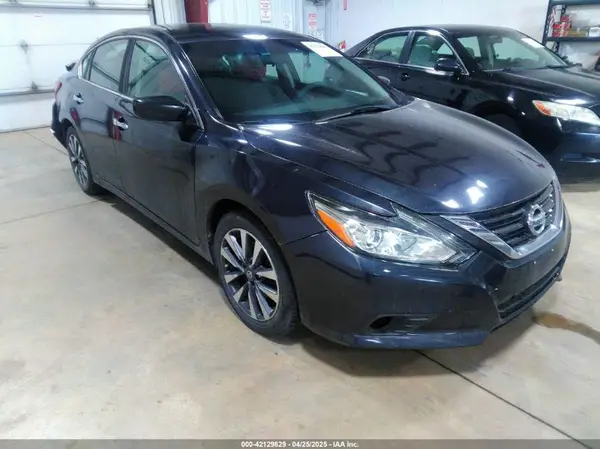 1N4AL3APXHC172965 2017 NISSAN ALTIMA - Image 1