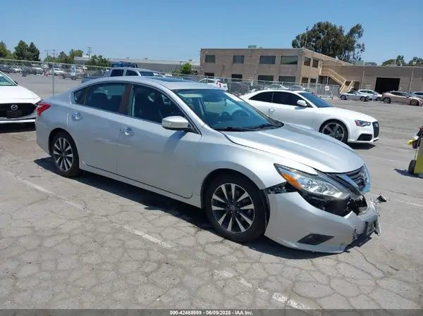1N4AL3APXHC176949 2017 NISSAN ALTIMA - Image 1