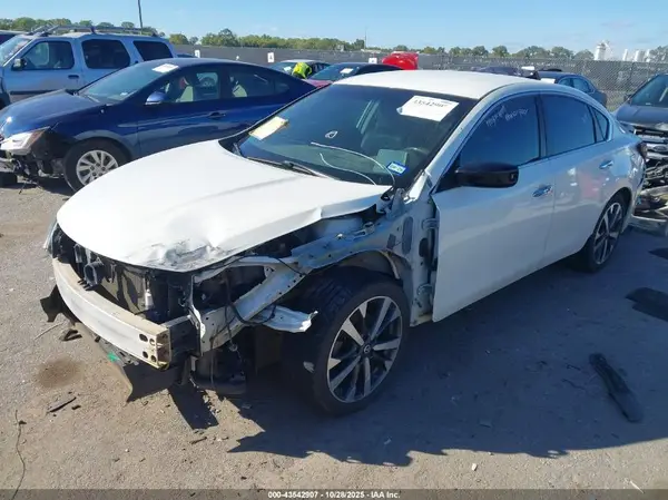 1N4AL3APXHC181083 2017 NISSAN ALTIMA - Image 2