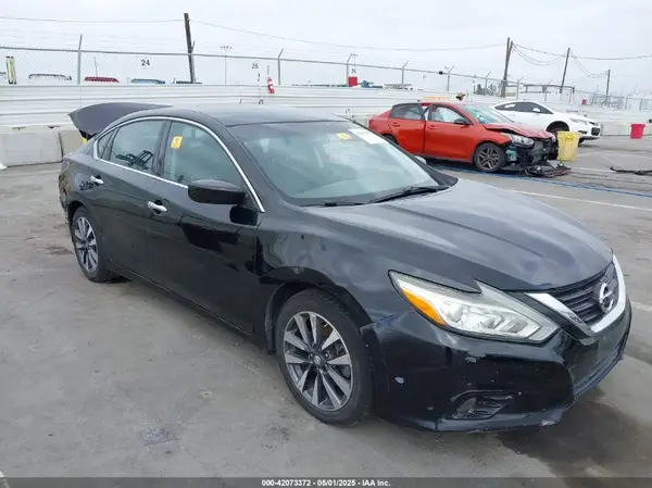 1N4AL3APXHC193556 2017 NISSAN ALTIMA - Image 1
