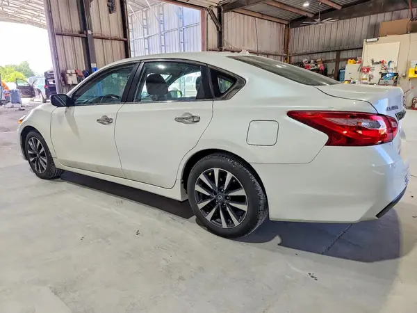1N4AL3APXHC195145 2017 NISSAN ALTIMA - Image 2