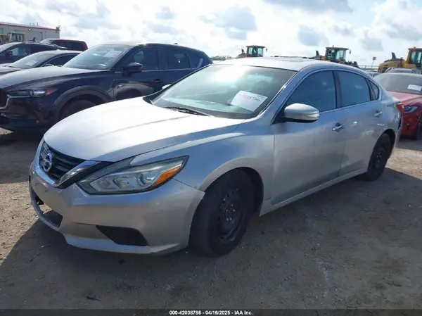 1N4AL3APXHC208010 2017 NISSAN ALTIMA - Image 2